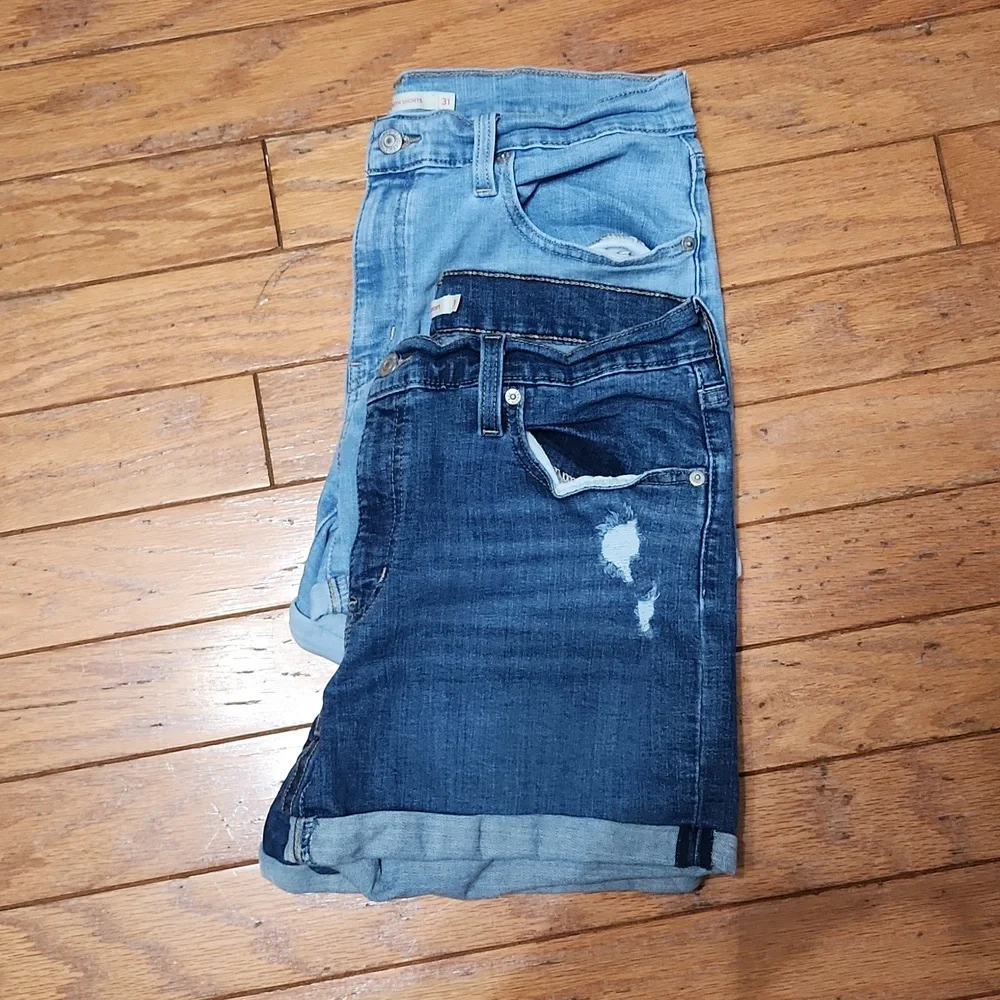 Levi Mid Length Shorts Bundle , Size 31 - Picture 4 of 6